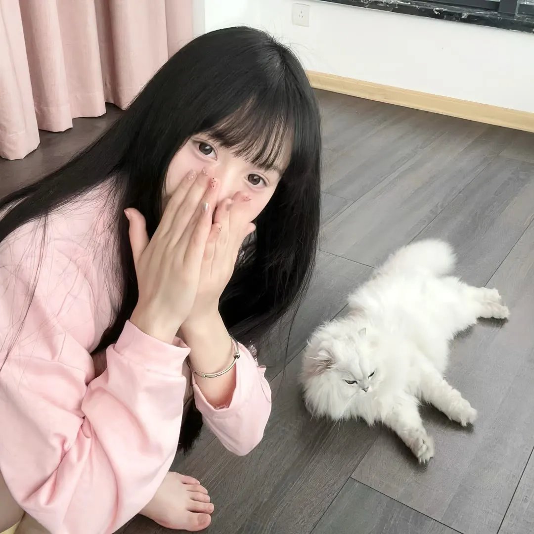 扭曲效应 海报